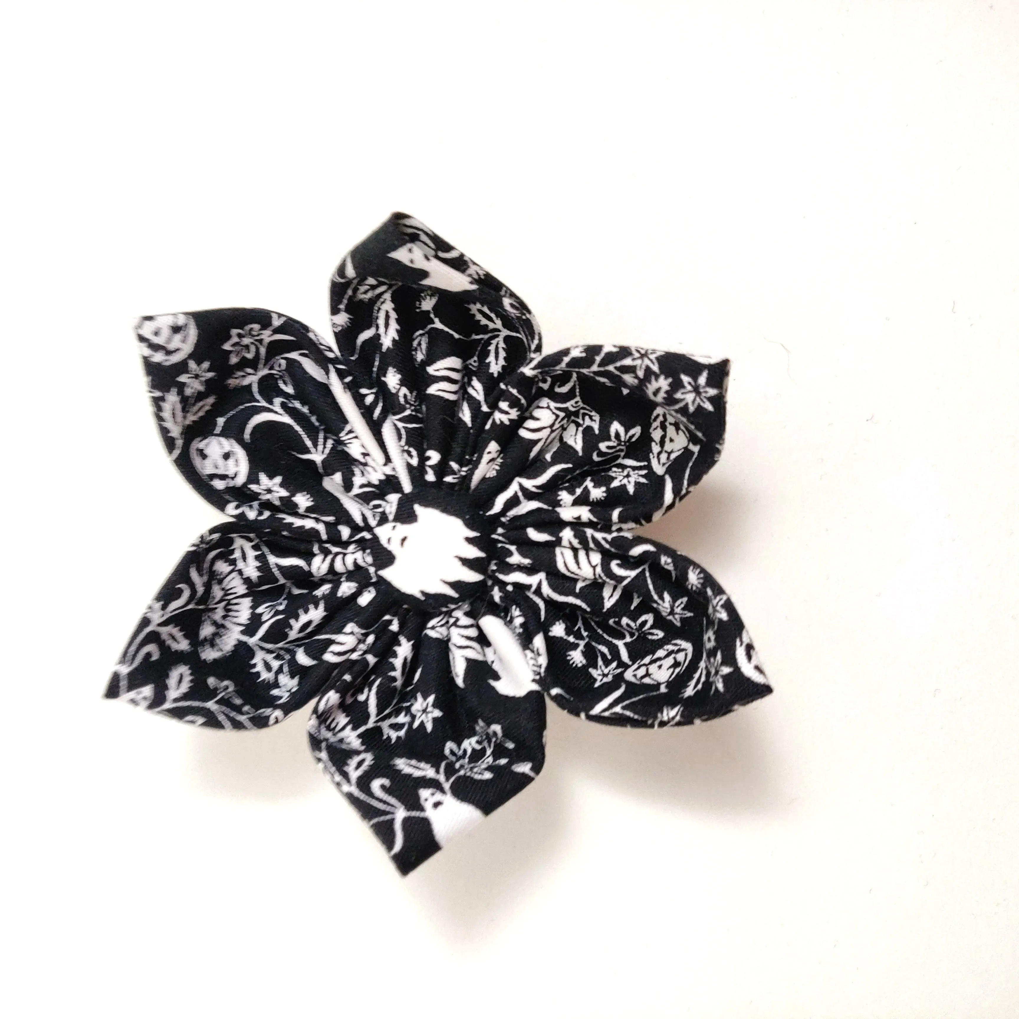 Pretty Spooky Collar Flower/Bow Tie Charlotte's Pet